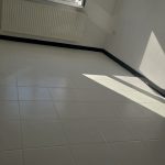 V33 RENOVATION vopsea direct pe gresie, pardoseală de interior, lemn, suprafețe laminate - pe bază de apă, aspect satinat