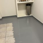 V33 RENOVATION vopsea direct pe gresie, pardoseală de interior, lemn, suprafețe laminate - pe bază de apă, aspect satinat