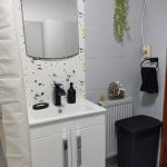 V33 RENOVATION - vopsea pentru faianță și mobilier de baie - pe bază de apă cu aspect satinat