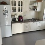 PACHET V33 RENOVATION – vopsea direct pe gresie, pardoseală de interior, lemn, suprafețe laminate – pe bază de apă, aspect satinat pt. 15 mp